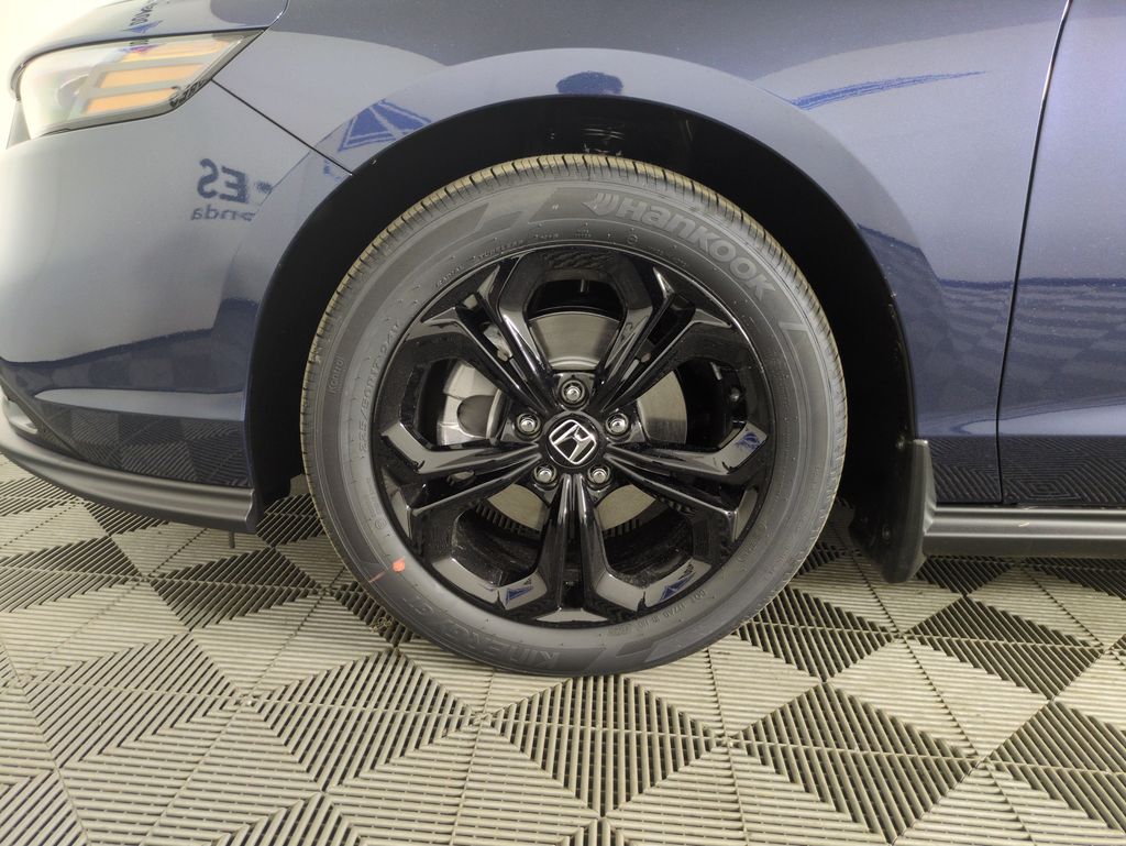 2025 Honda Accord SE photo 25
