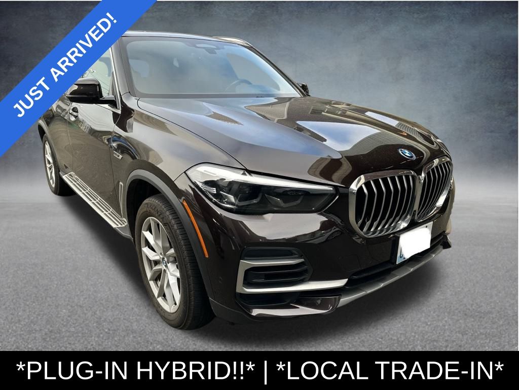 2022 BMW X5 45e's photo