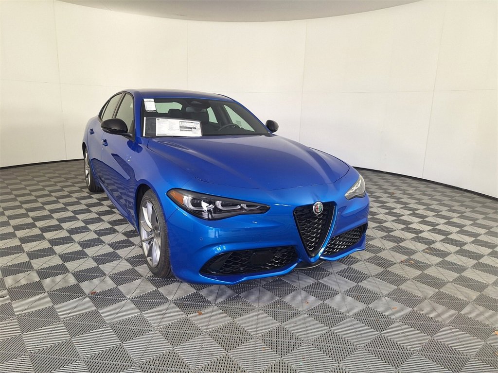 2025 Alfa Romeo Giulia Base photo 3