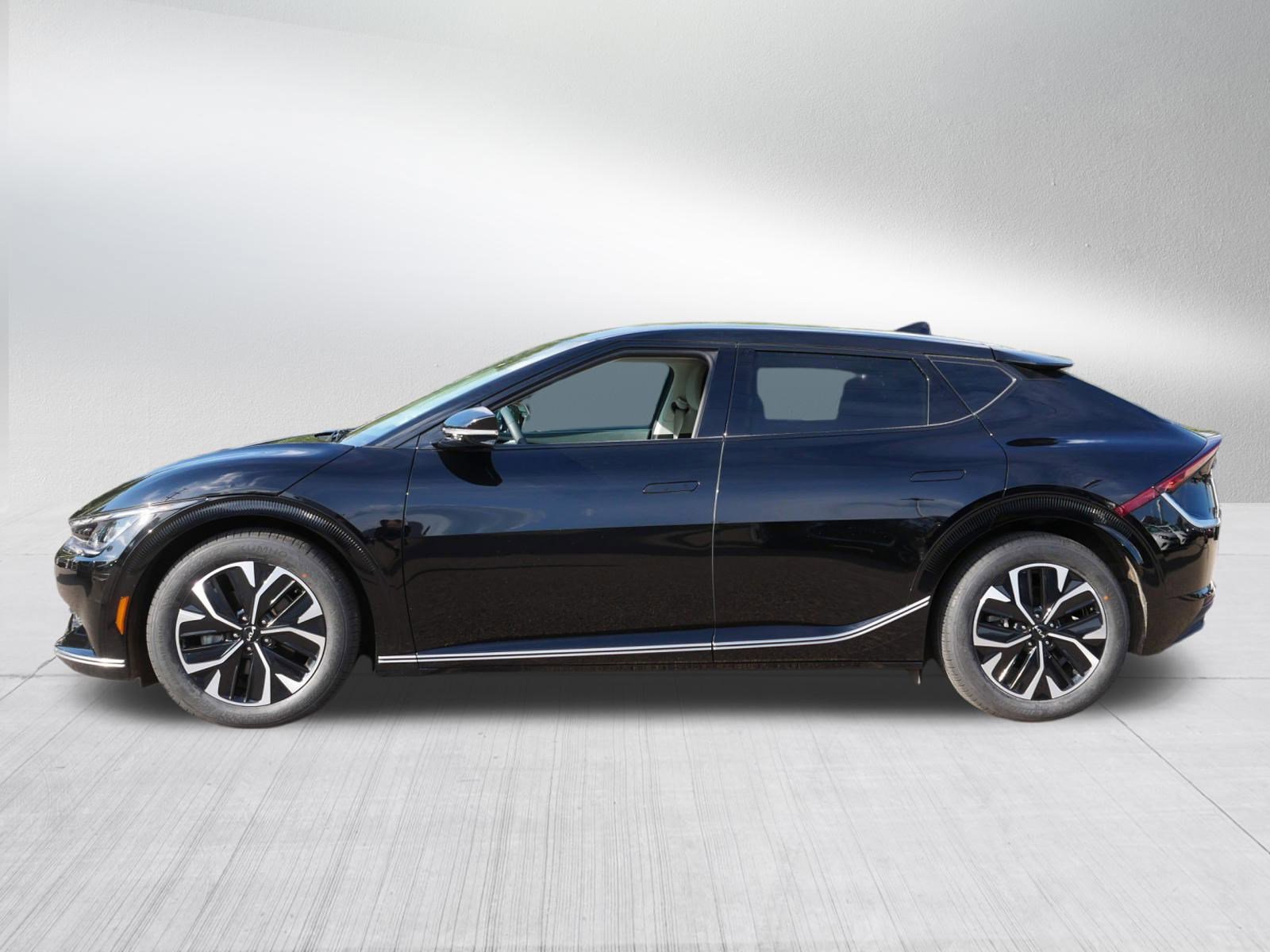 2022 Kia EV6 Wind photo 3
