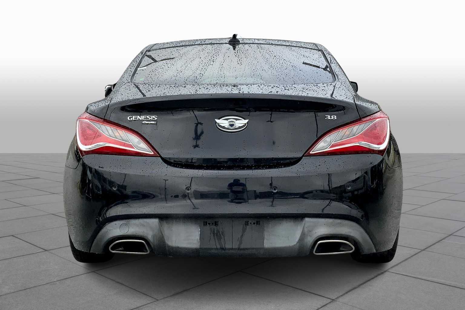 2014 Hyundai Genesis 3.8 photo 4
