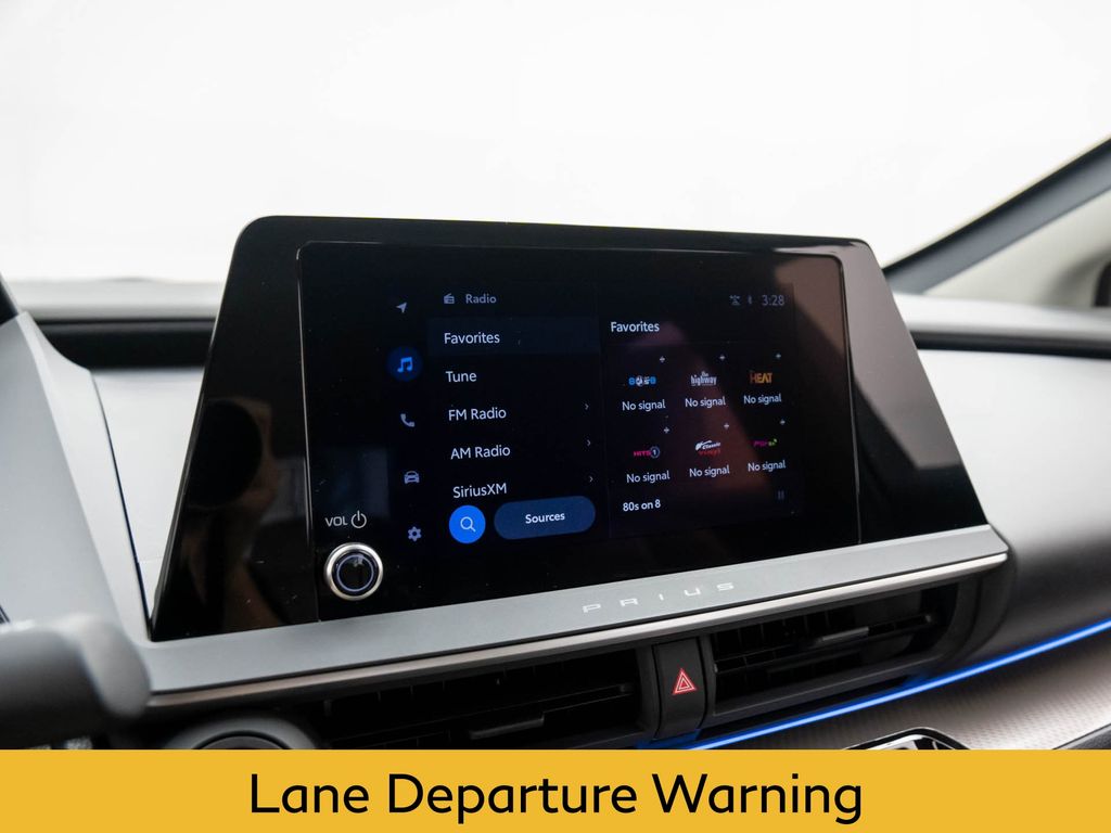 2024 Toyota Prius XLE photo 19