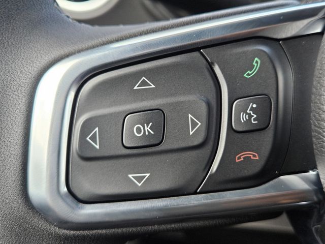2025 Jeep Wrangler Sahara photo 14