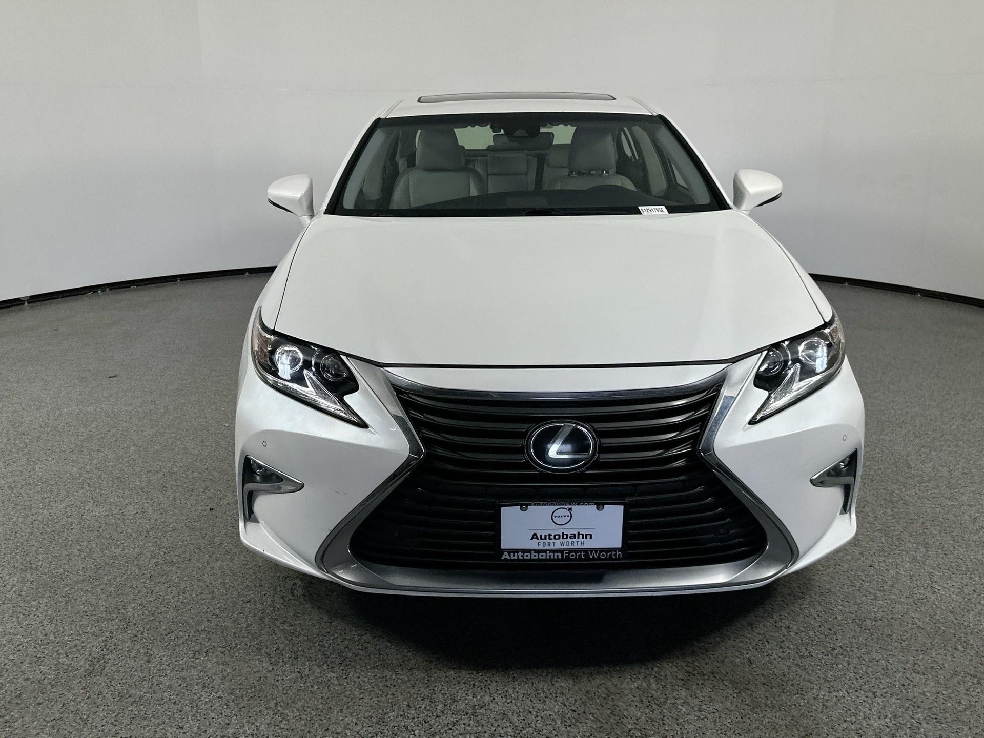 2016 Lexus ES 350 photo 2