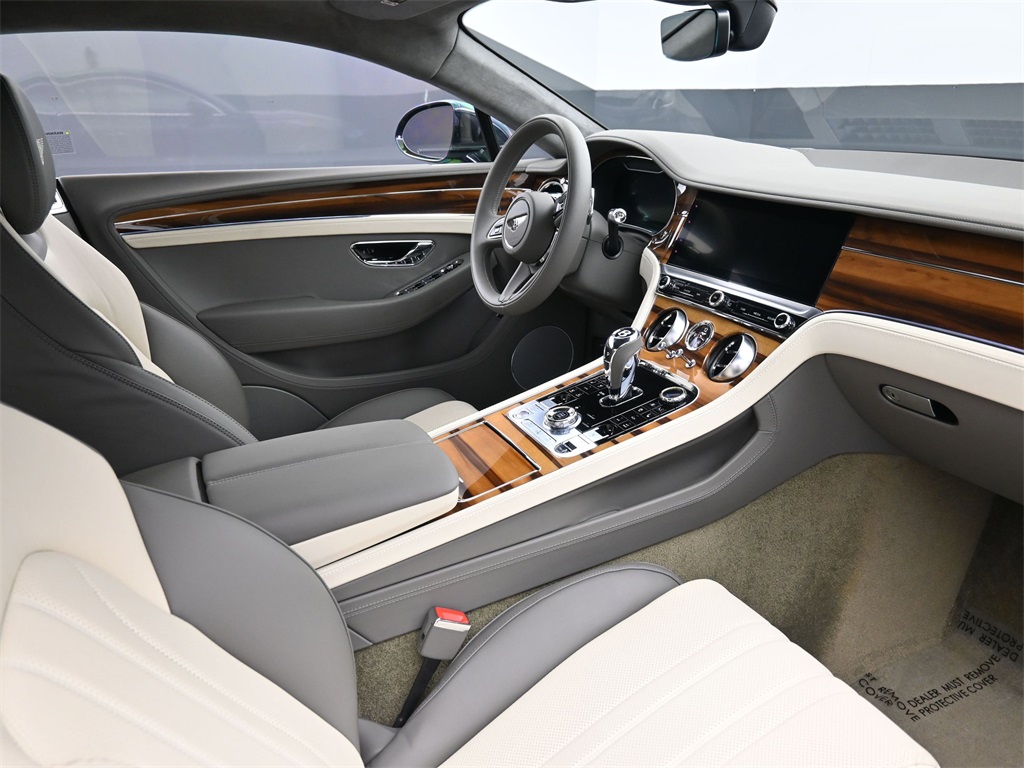 2022 Bentley Continental GT V8 photo 2