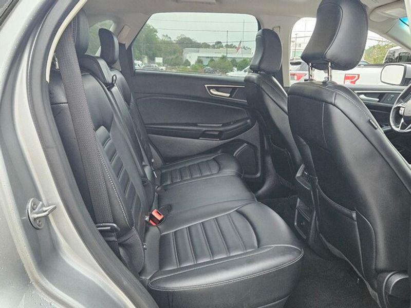 2023 Ford Edge SEL photo 13