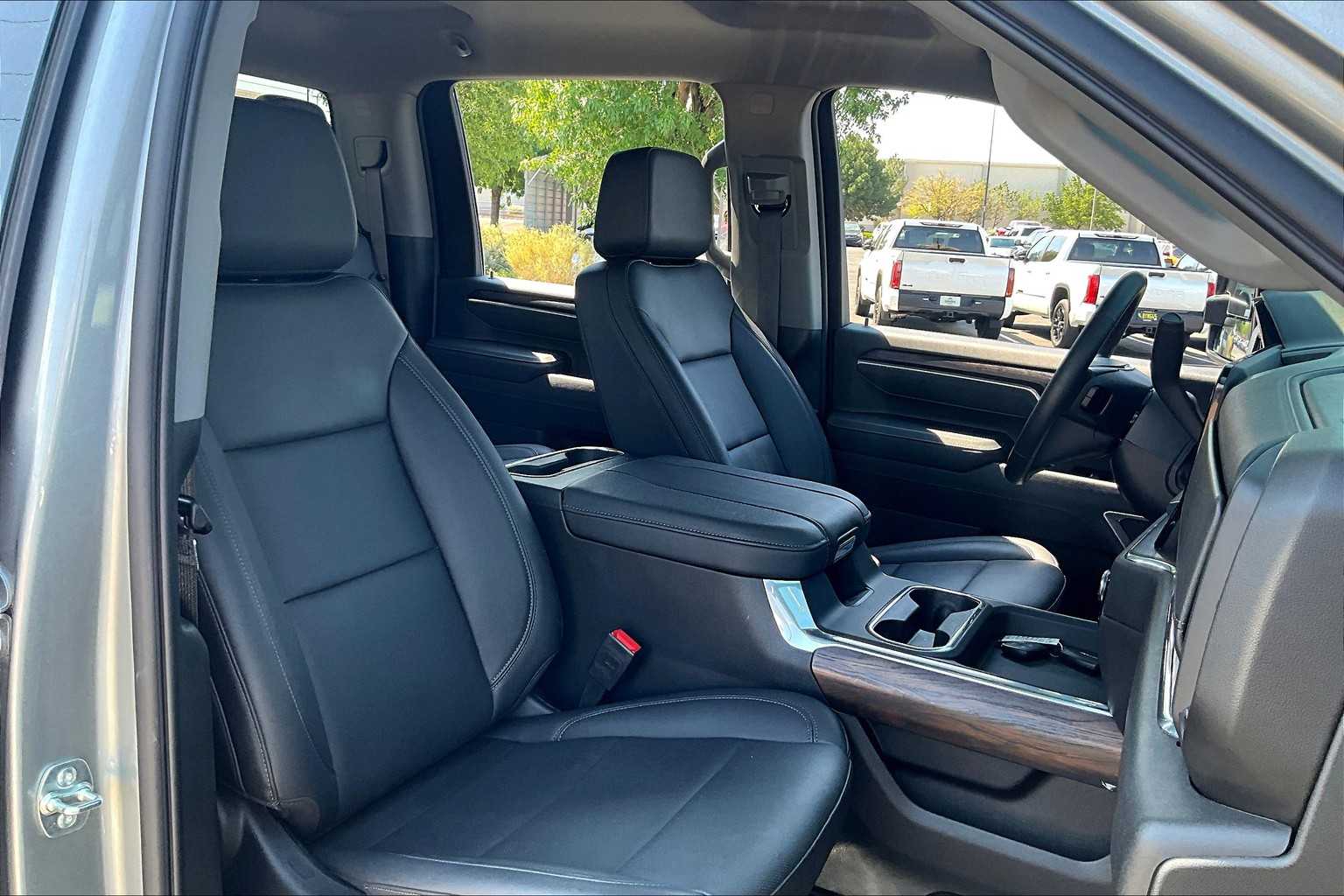 2025 Gmc Sierra SLT photo 7