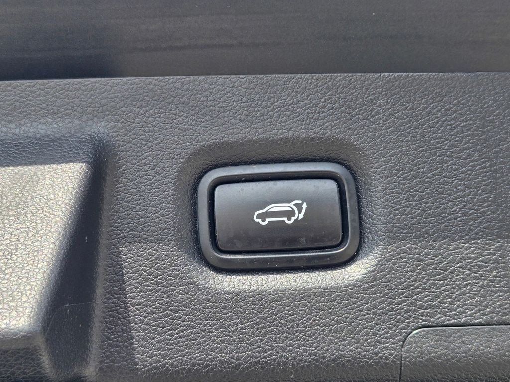 2020 Hyundai Santa Fe SEL photo 10