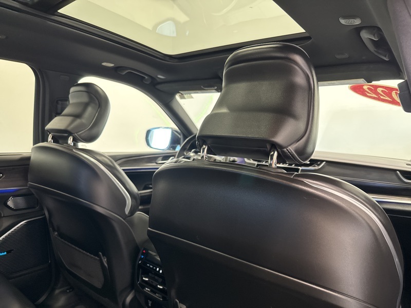 2022 Jeep Grand Cherokee Overland photo 16