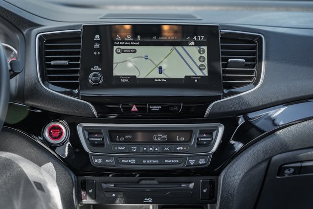 2022 Honda Pilot Touring photo 18