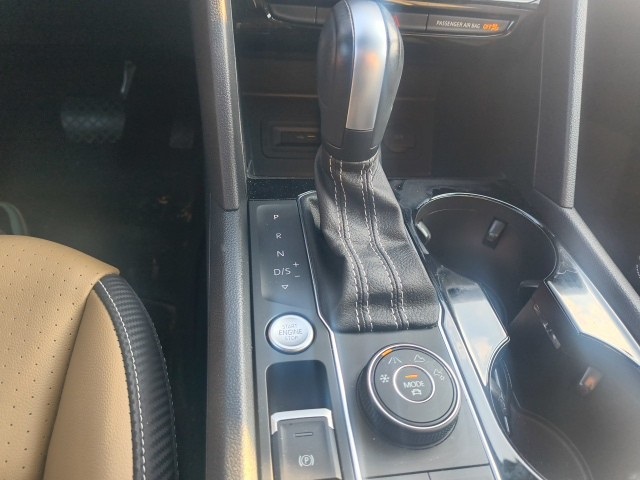 2023 Volkswagen Atlas Cross Sport SEL photo 4