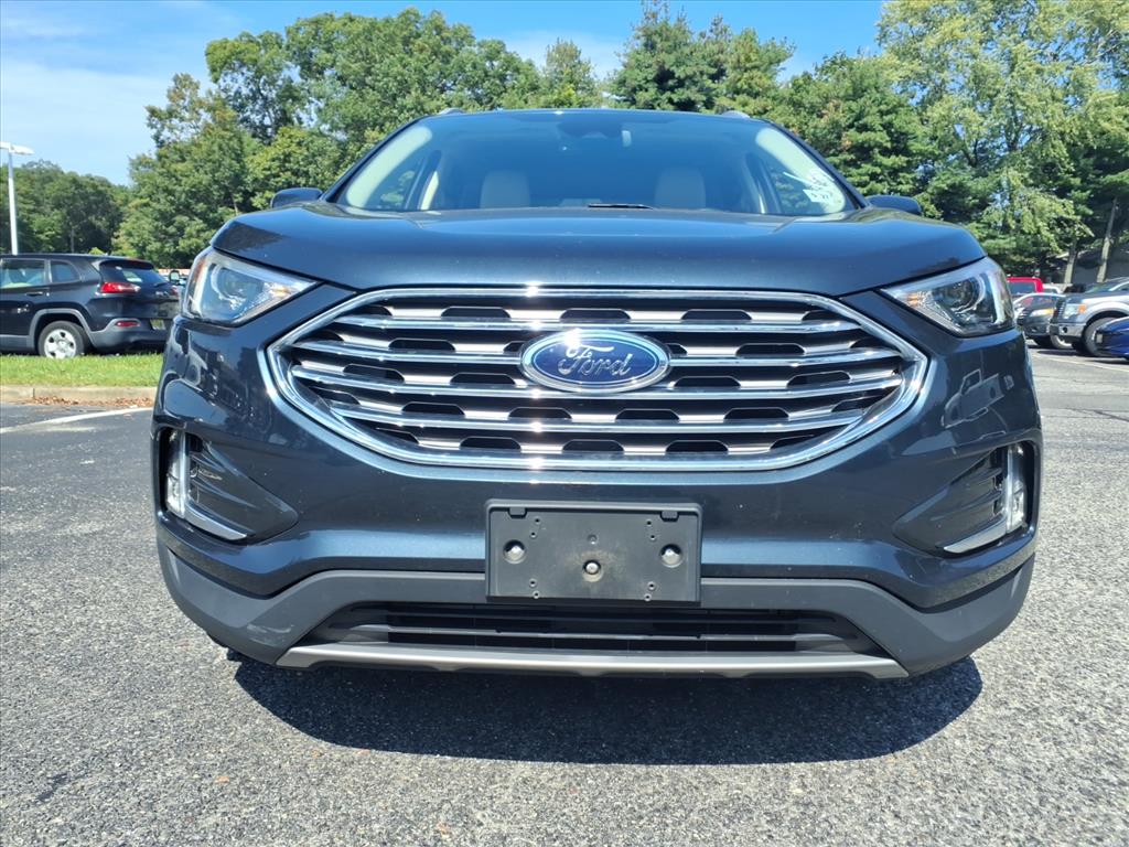 2022 Ford Edge SEL photo 5