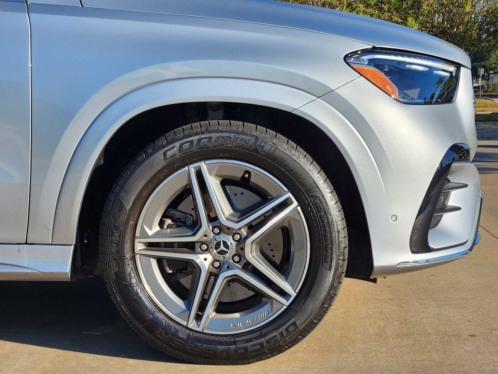 2025 Mercedes Benz GLE 450 4MATIC photo 4