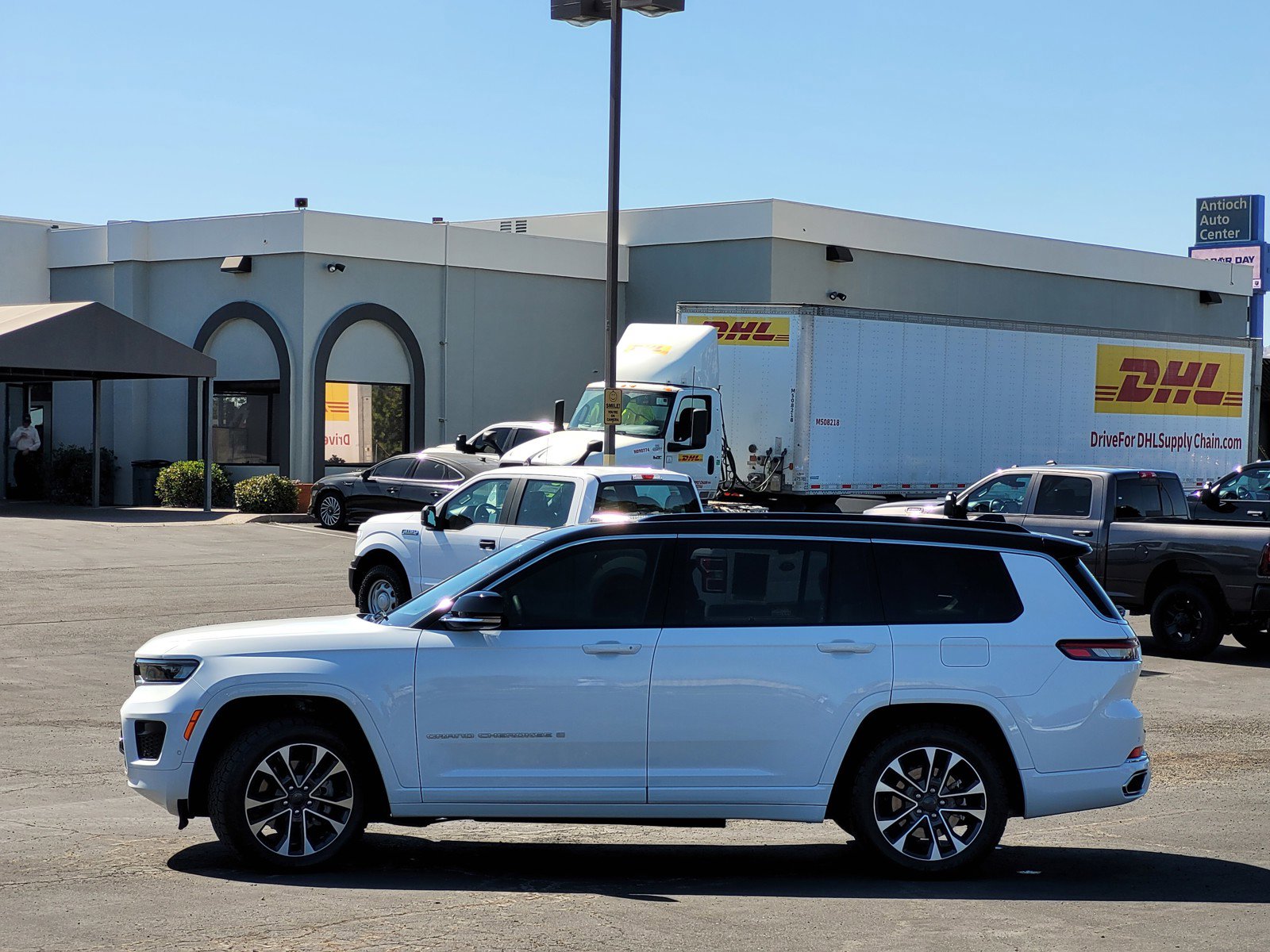 2024 Jeep Grand Cherokee Overland photo 7