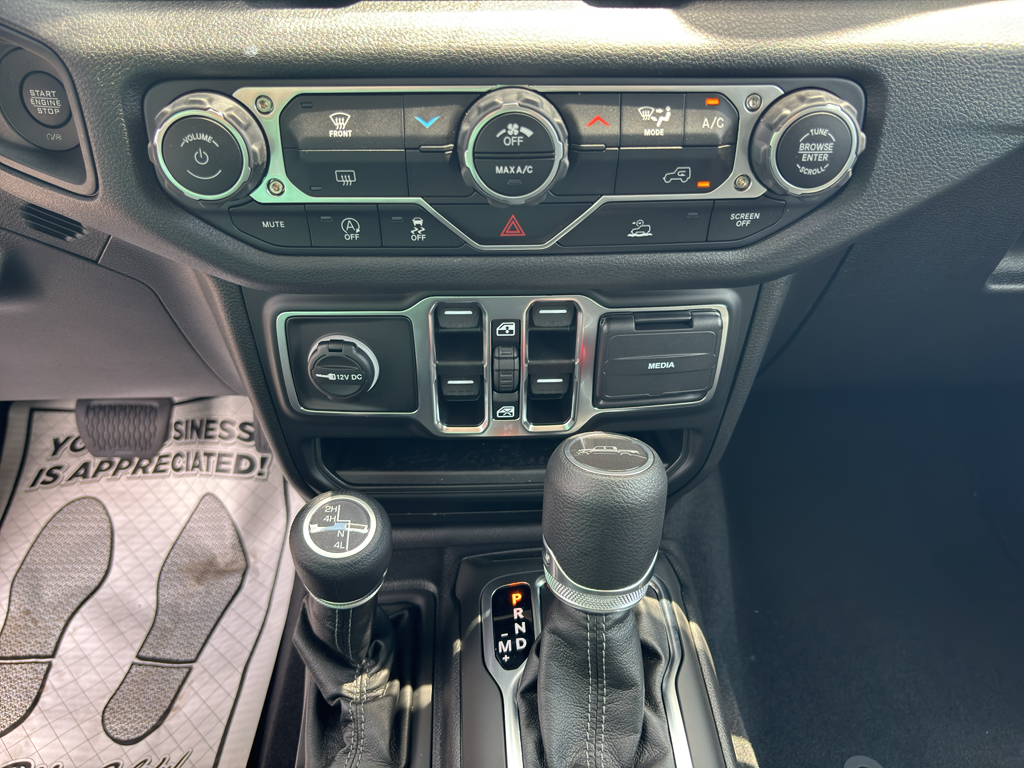 2025 Jeep Gladiator Sport photo 21