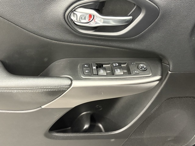 2019 Jeep Cherokee Latitude photo 12