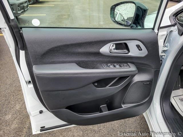 2025 CHRYSLER PACIFICA - Image 28