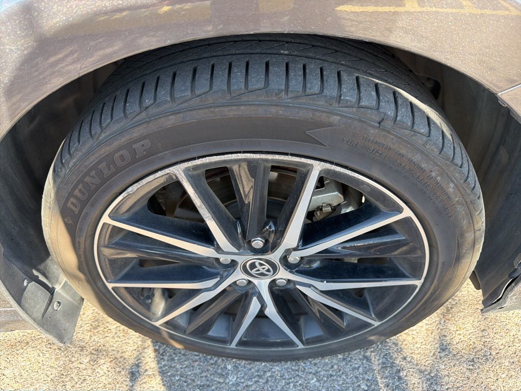2024 Toyota Camry SE photo 10