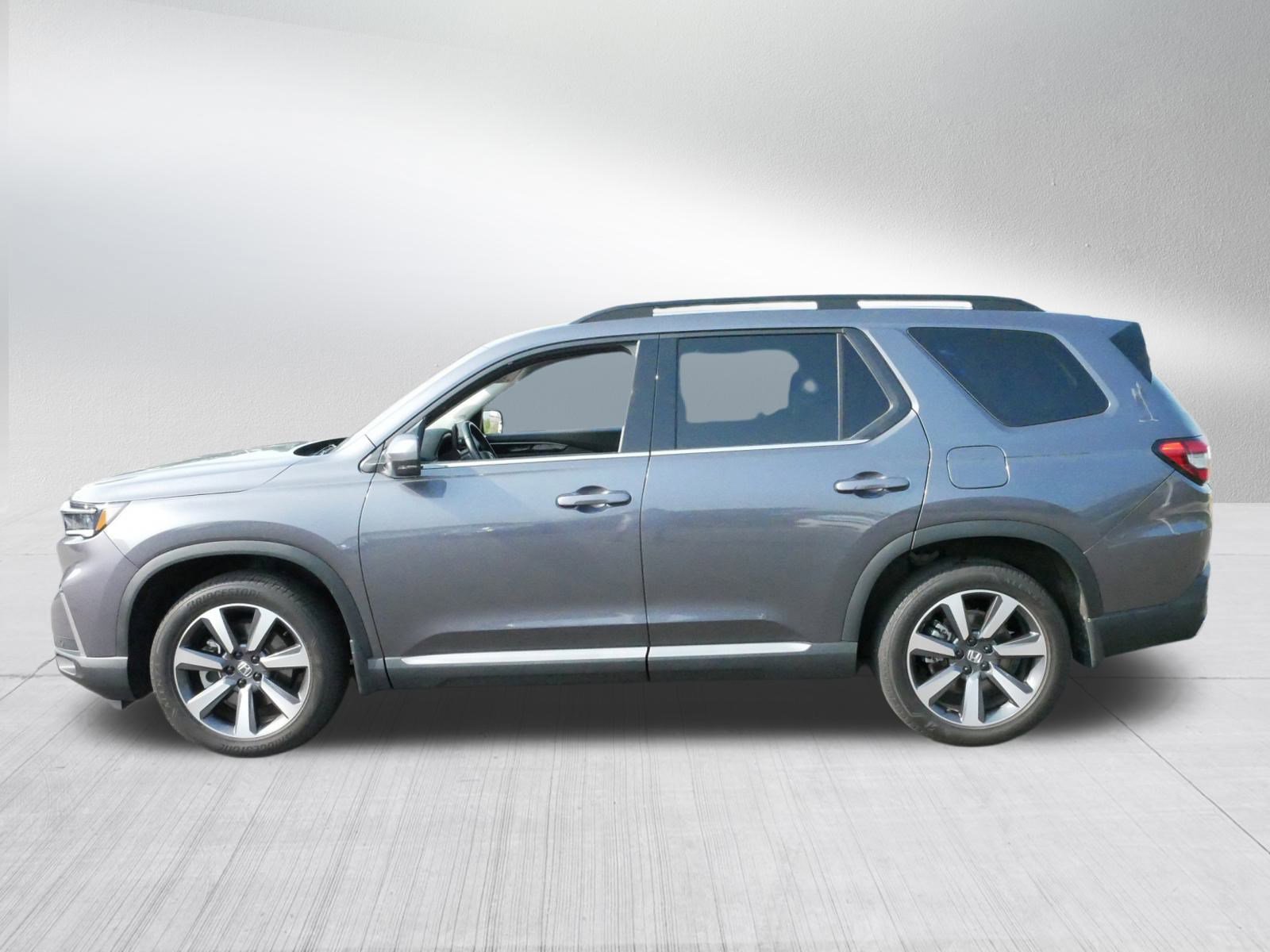 2023 Honda Pilot Touring photo 4