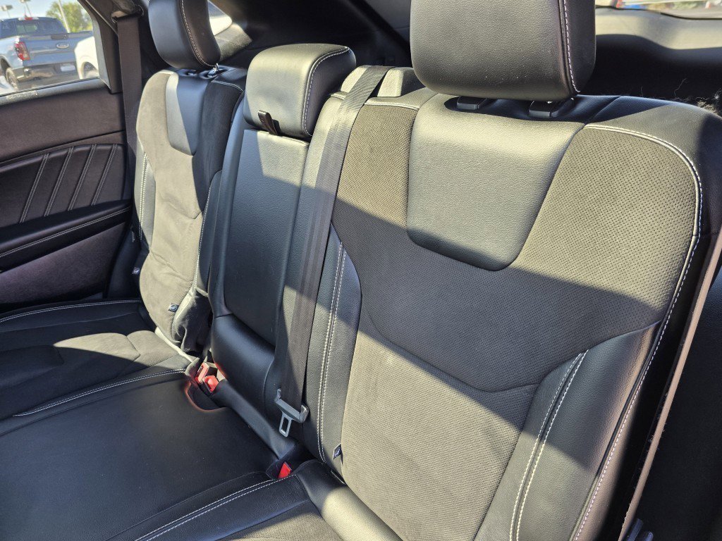 2019 Ford Edge ST photo 15