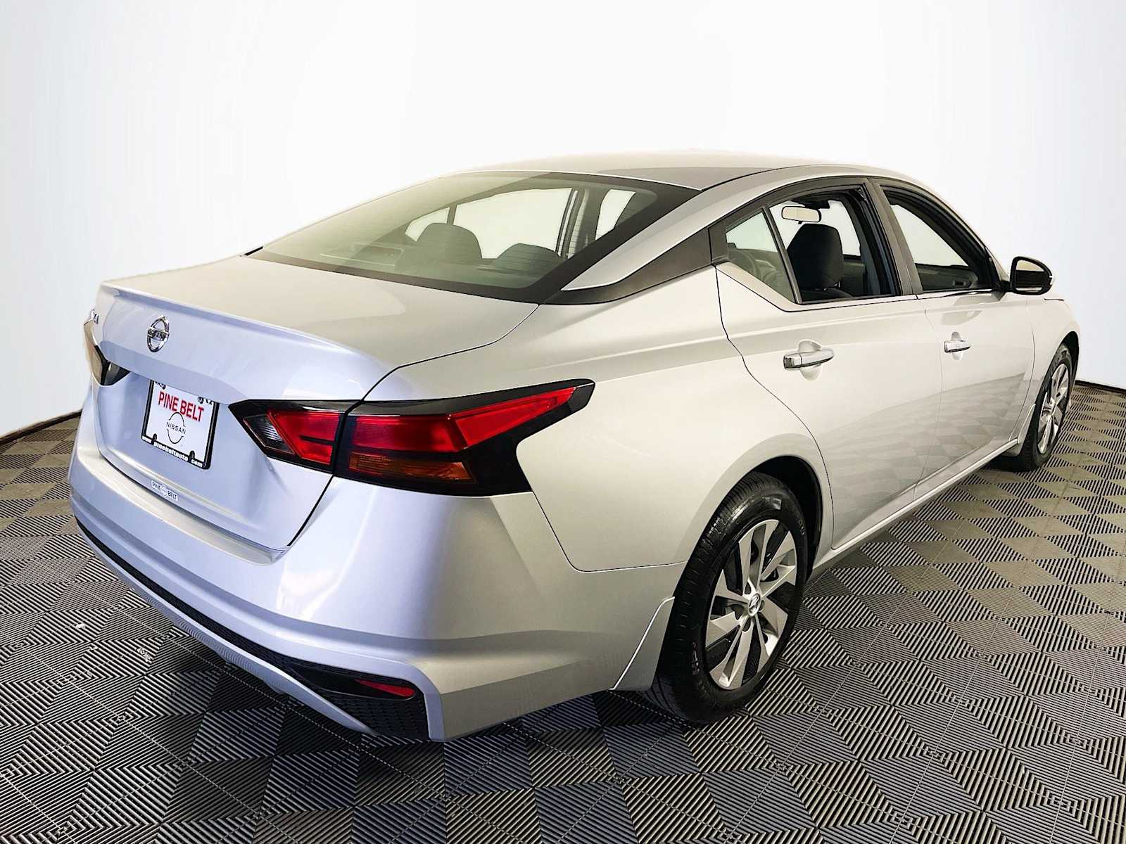 2021 Nissan Altima 2.5 S photo 4