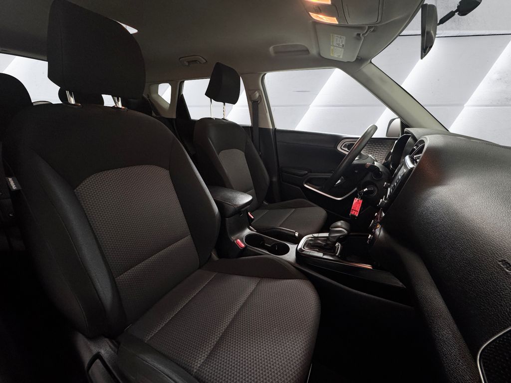 2020 Kia Soul LX photo 10