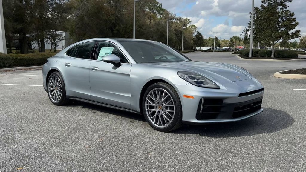 2025 Porsche Panamera 4 photo 2