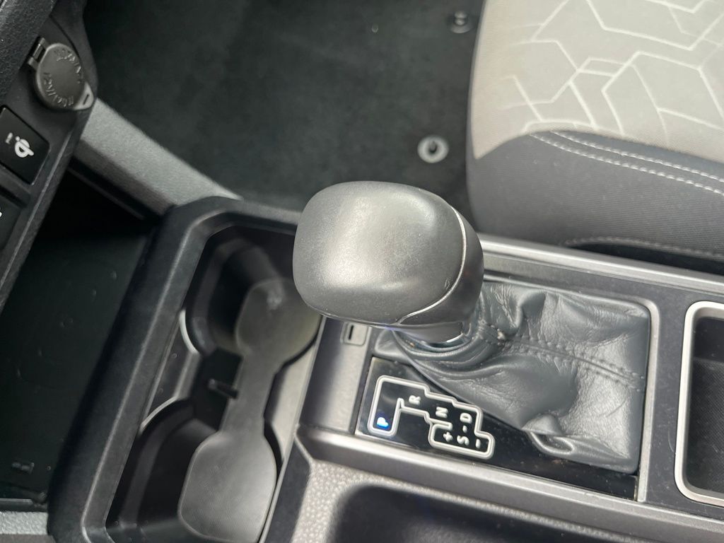 2023 Toyota Tacoma SR5 photo 17