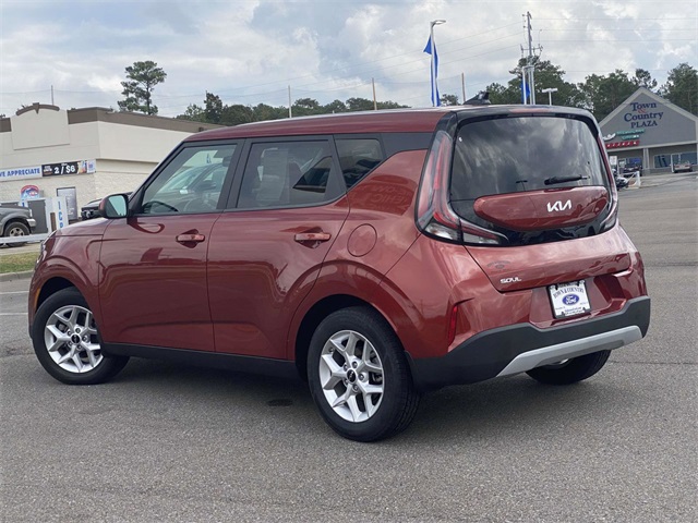 2023 Kia Soul S photo 2