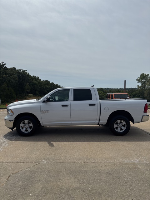 2023 Ram 1500 Classic SLT photo 4