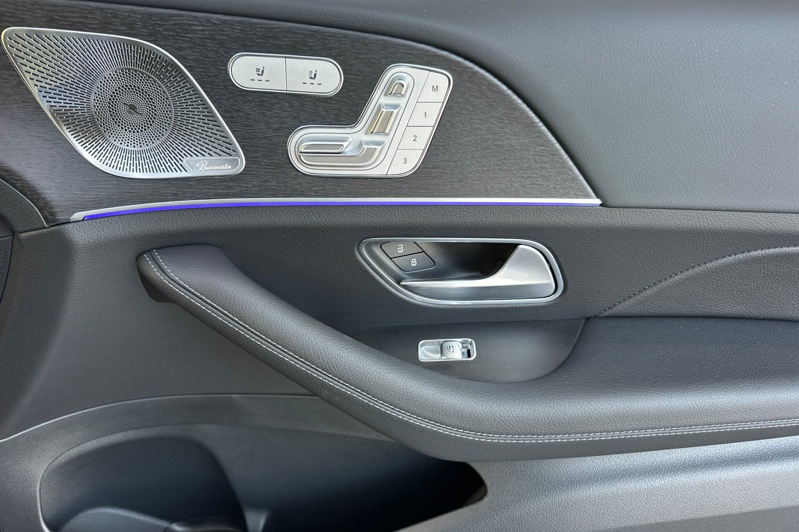 2025 Mercedes Benz GLS 450 4MATIC photo 32