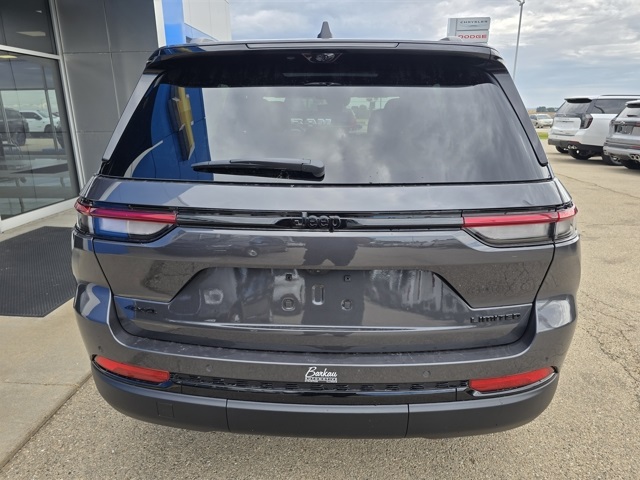 2025 Jeep Grand Cherokee Limited photo 4