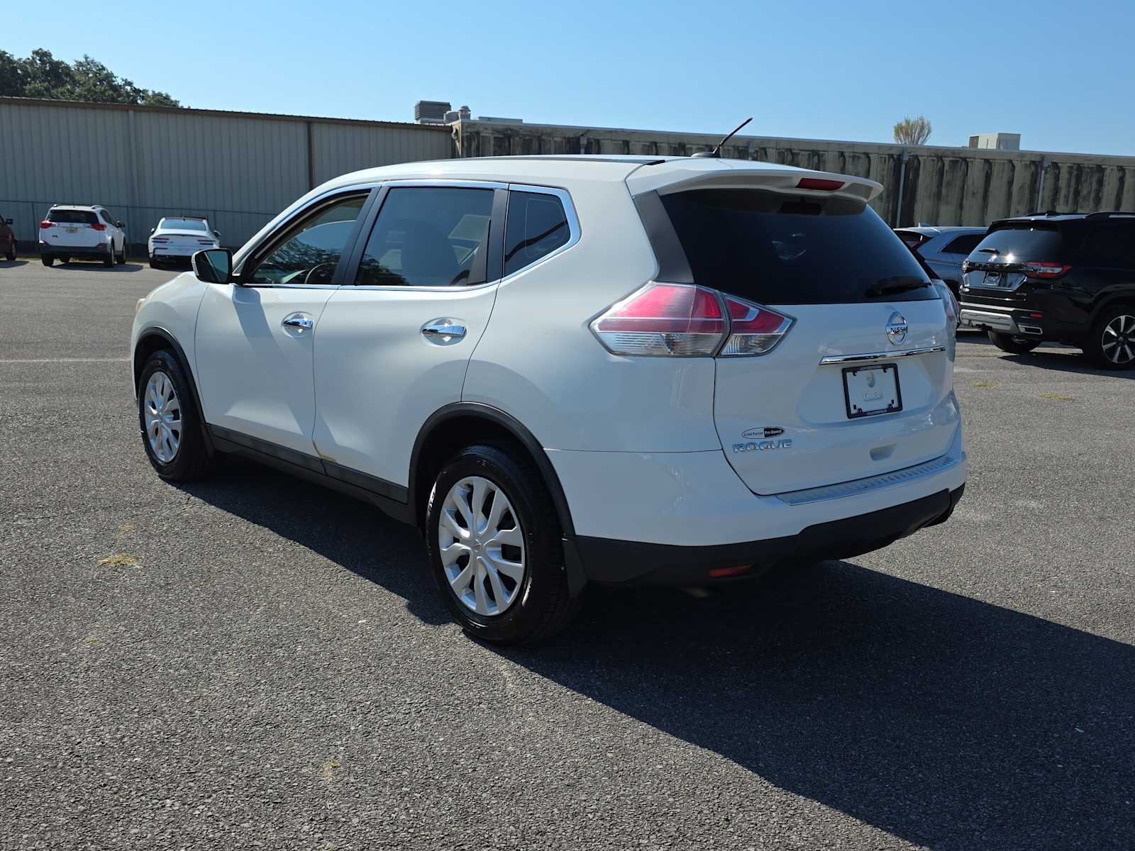 2015 Nissan Rogue S photo 5