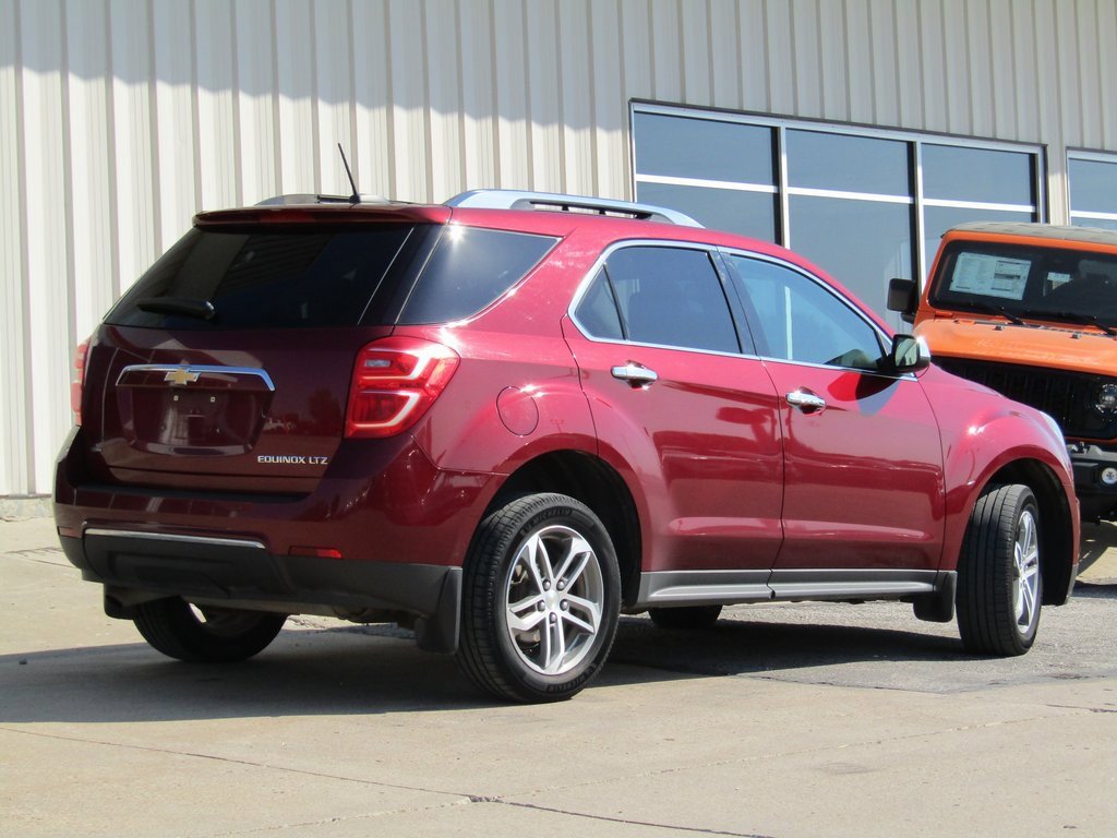 2016 Chevrolet Equinox LTZ photo 3