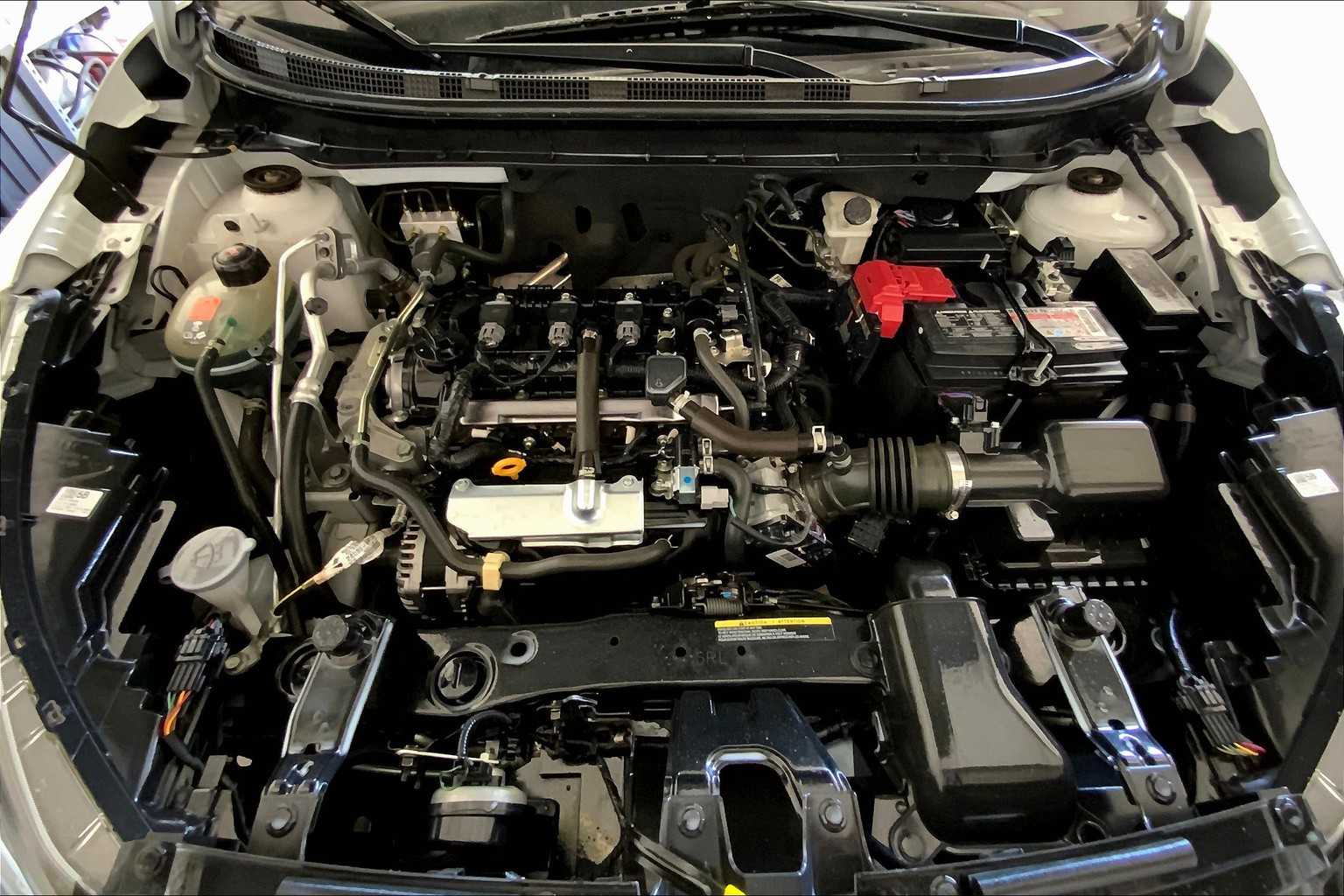 2021 Nissan Kicks SR photo 28