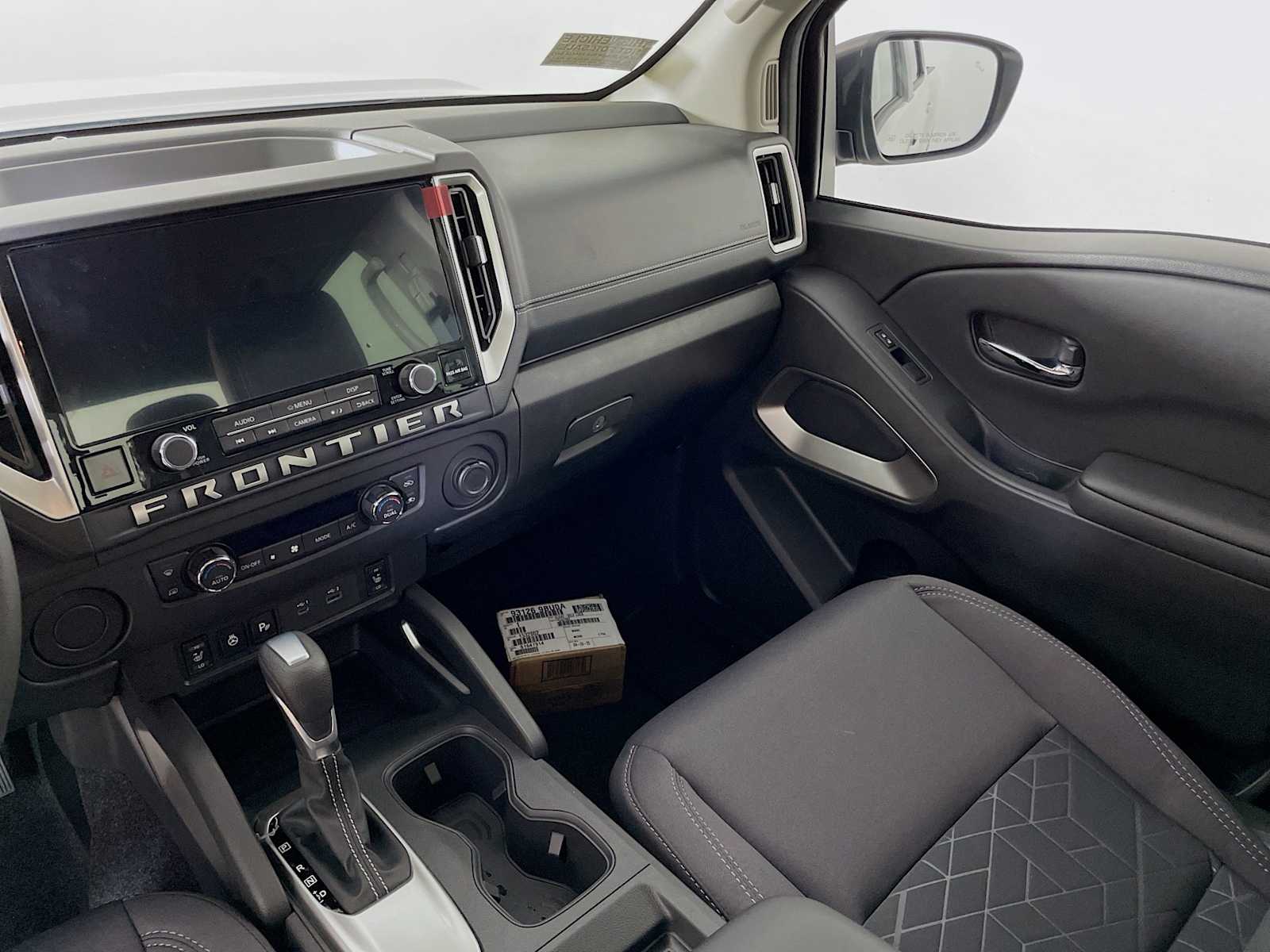 2025 Nissan Frontier SV photo 20