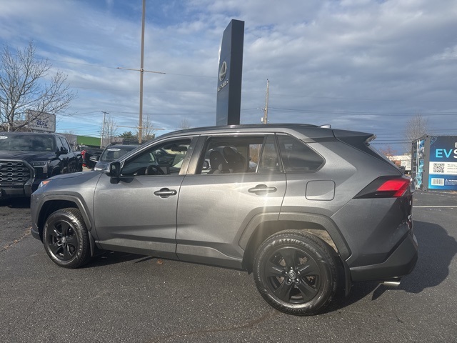 2019 Toyota RAV4 XLE photo 4