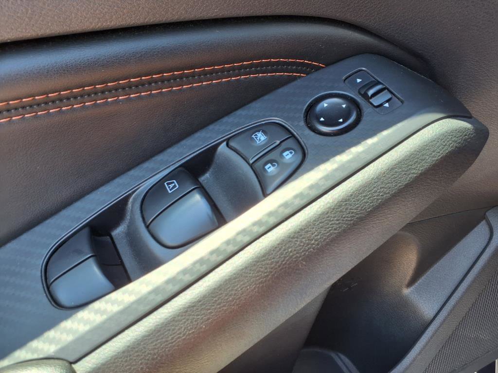 2022 Nissan Altima 2.5 SR photo 9