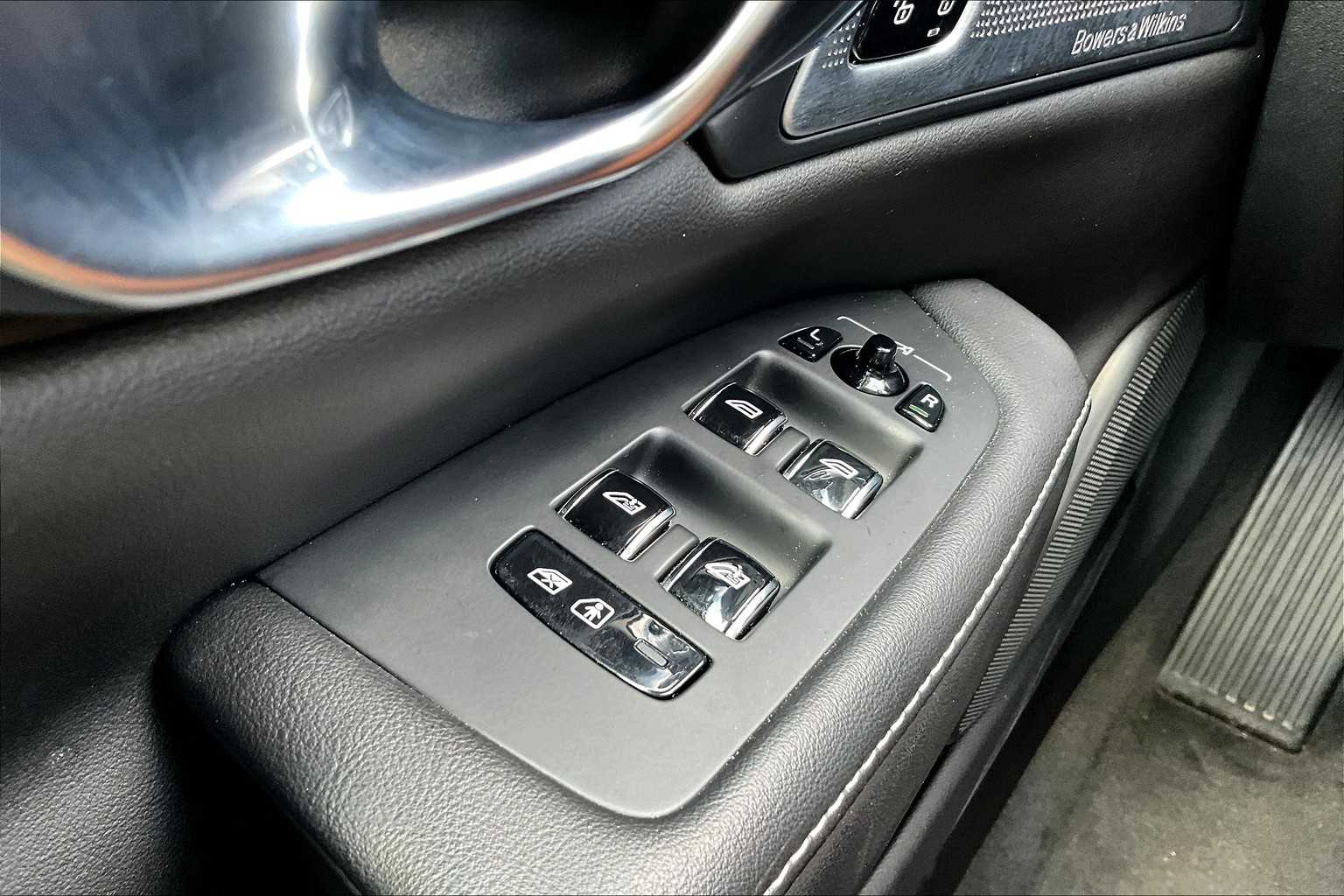 2022 Volvo S90 Inscription photo 34