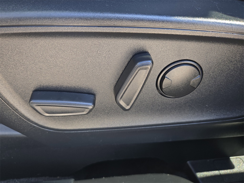 2024 Ford Escape ST-Line photo 24