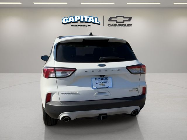2020 Ford Escape Titanium photo 4
