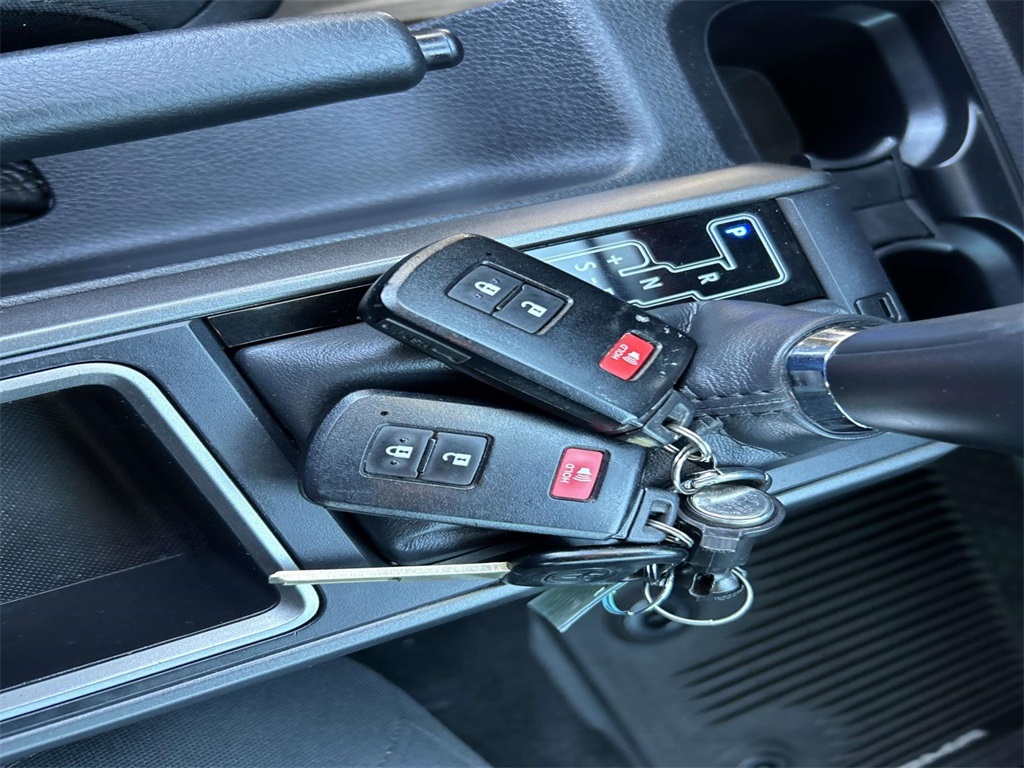 2020 Toyota Tacoma TRD Off-Road photo 34