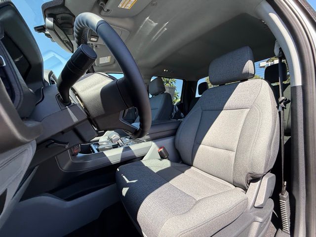 2025 Ford F-150 Lightning XLT photo 17