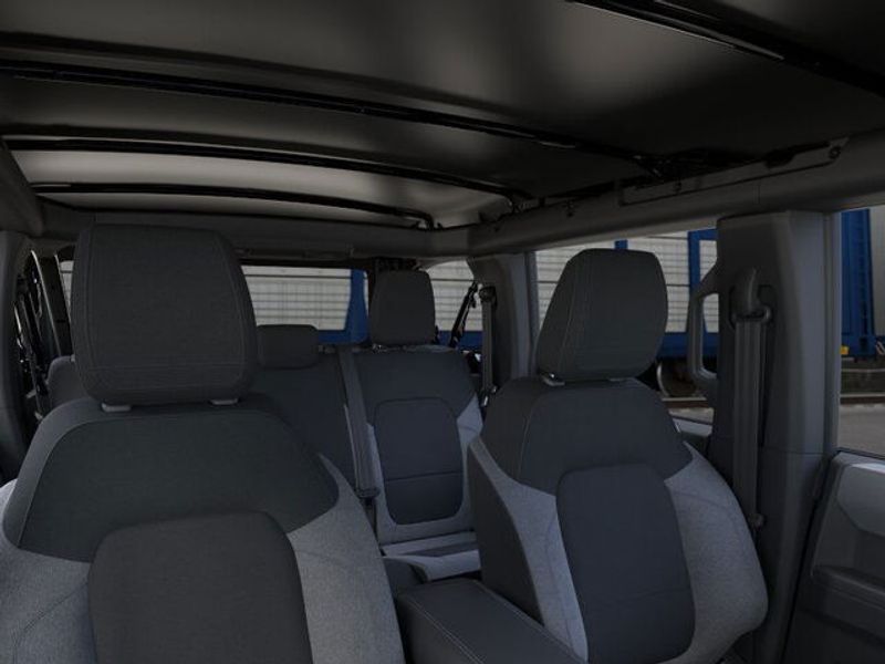 2025 Ford Bronco Base photo 12