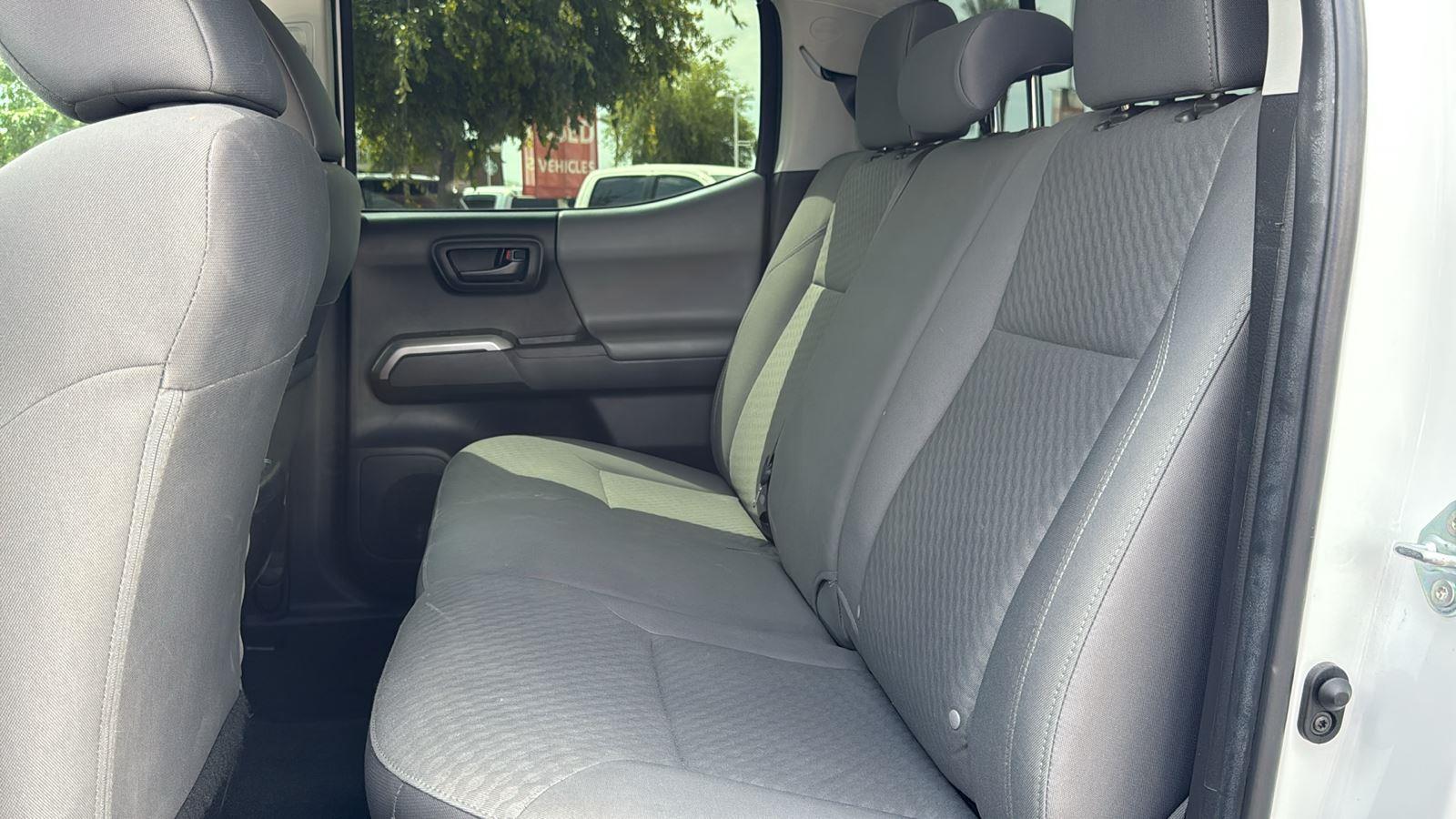 2022 Toyota Tacoma SR5 photo 25