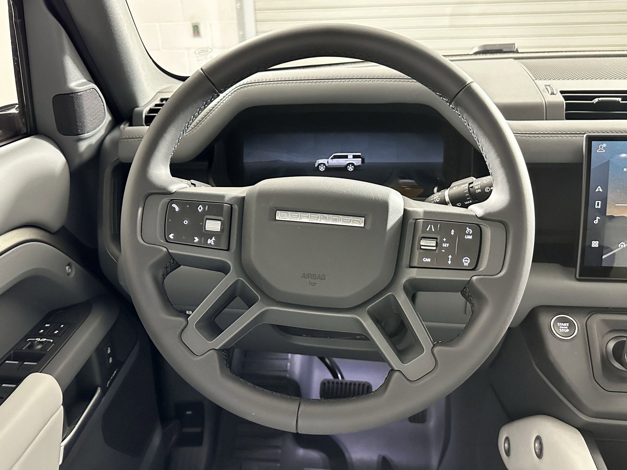 2025 Land Rover Defender 130 S photo 3