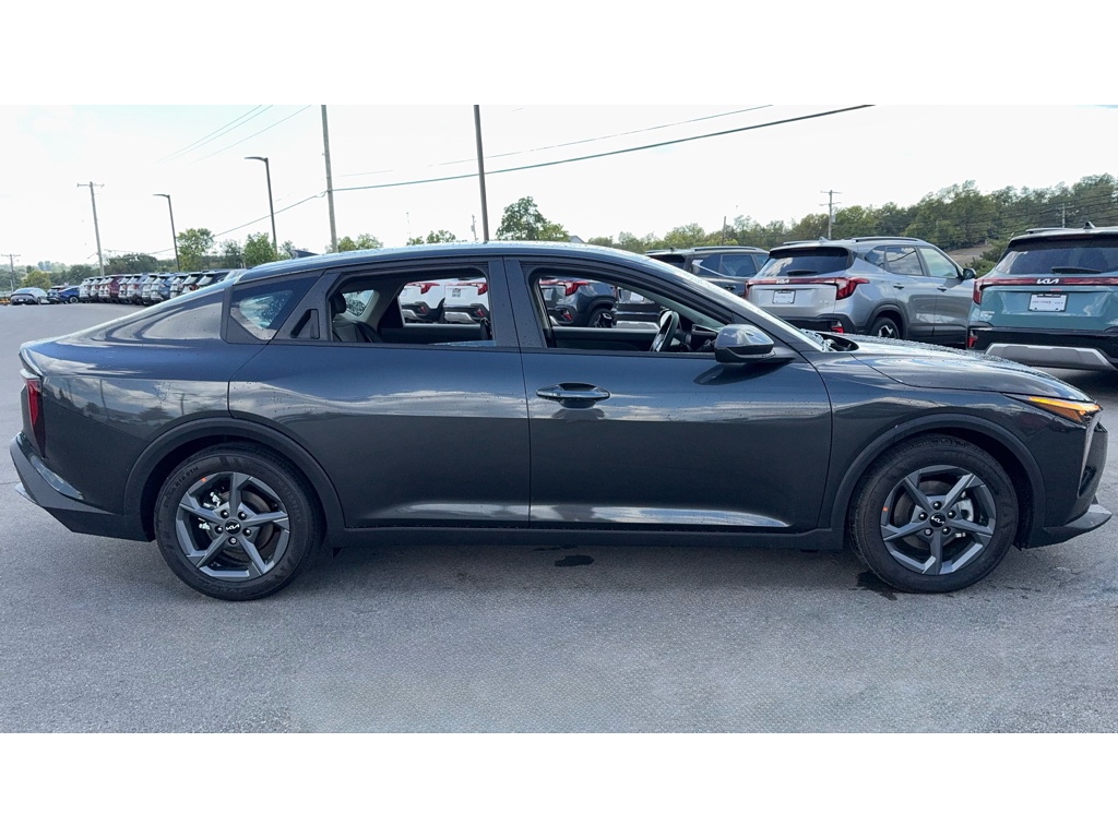 2025 Kia K4 LXS photo 3