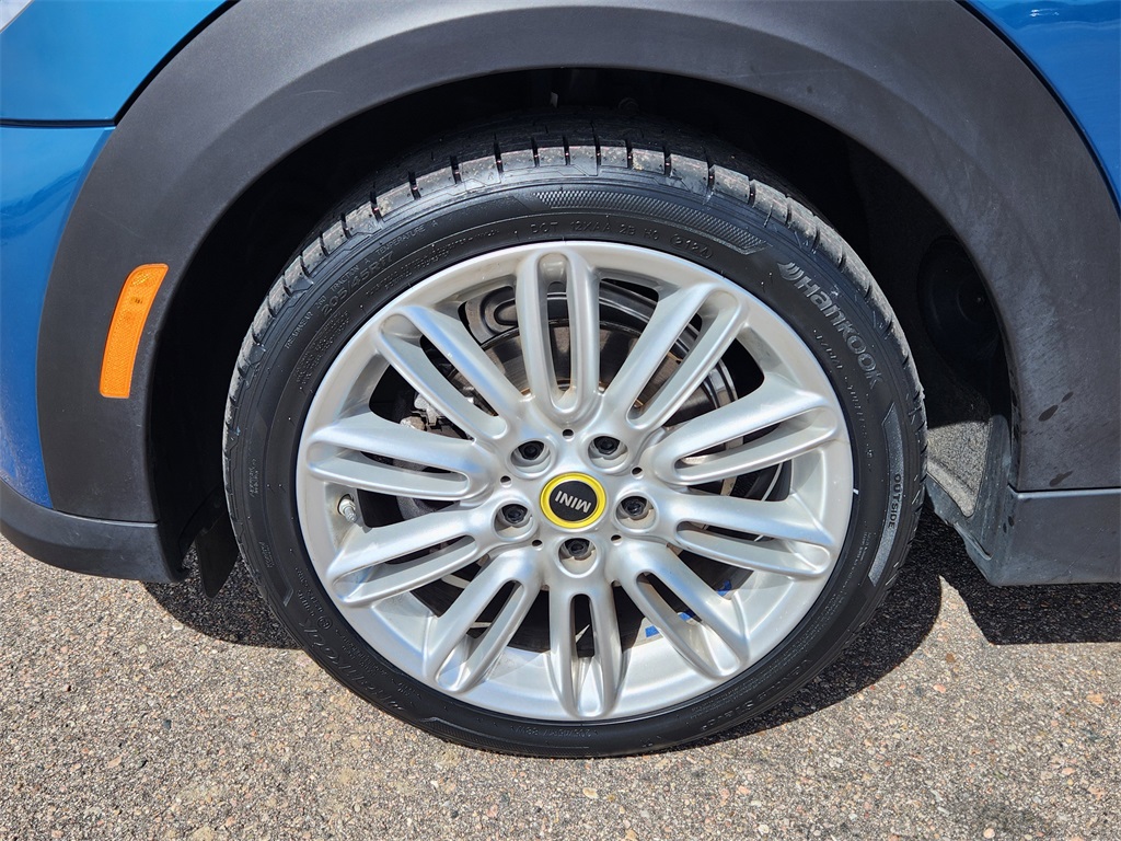 2024 Mini Cooper 2 Door Hardtop SE photo 16