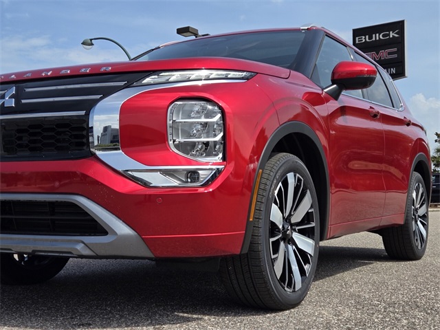 2025 Mitsubishi Outlander SEL photo 3