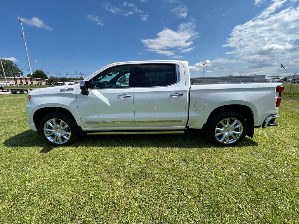 2023 Chevrolet Silverado 1500 High Country photo 8